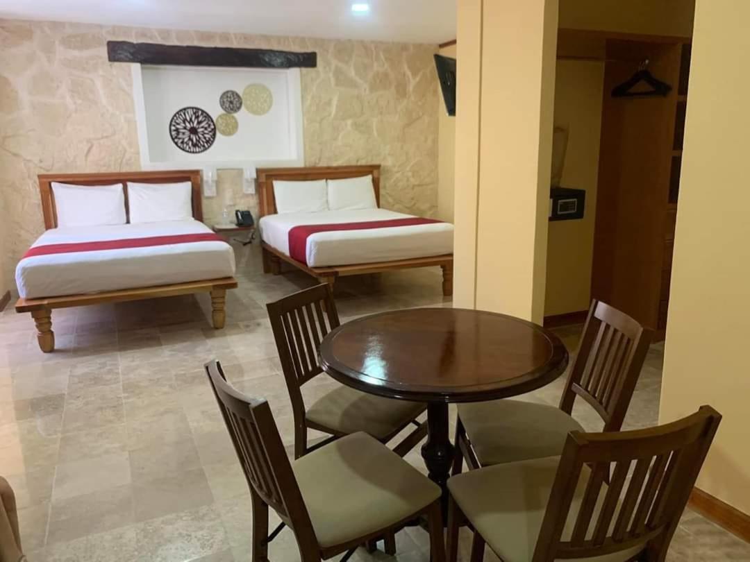 Cancun International Suites Exterior photo