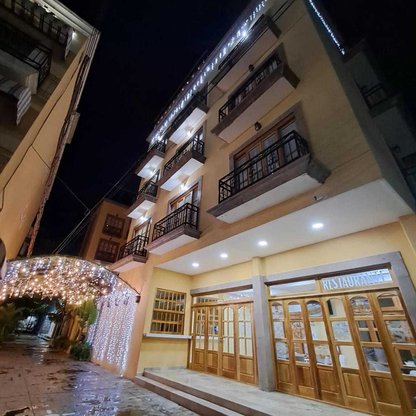 Cancun International Suites Exterior photo